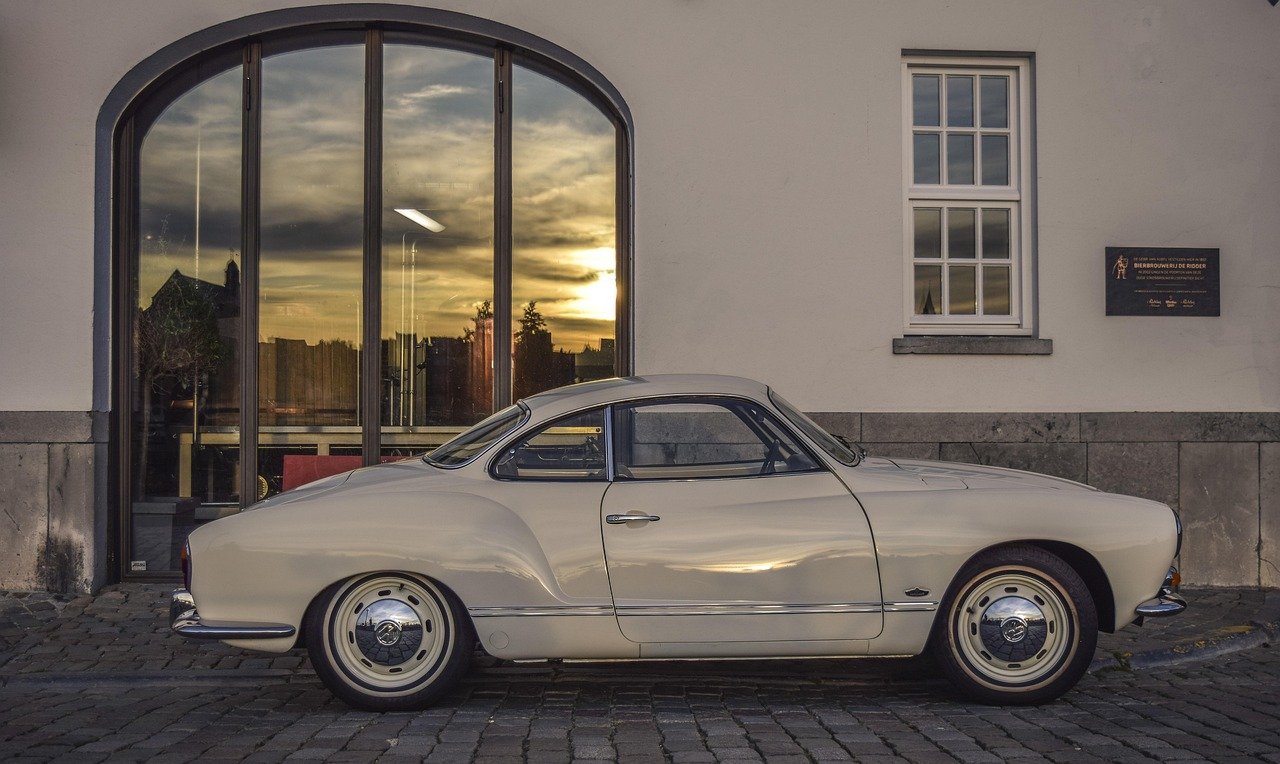 Código Karmann Ghia: El coche que sabía demasiado (pero corría muy poco)